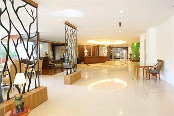 Royal View Resort Bangkok 27/3 Soi Chaisamorpoom Rangnam Road Payathai Ratchatevi