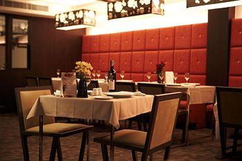 S Sukhumvit Suites Bangkok 403 Sukhumvit Road Klongtoeynuea Wattana