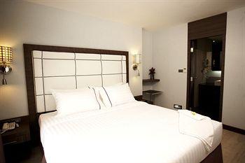 S Sukhumvit Suites Bangkok 403 Sukhumvit Road Klongtoeynuea Wattana