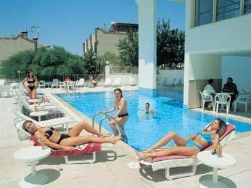 Grand Albatros Hotel Kusadasi Turkmen Mahallesi Sevil Sitesi Arkasi Kusevler Mevkii