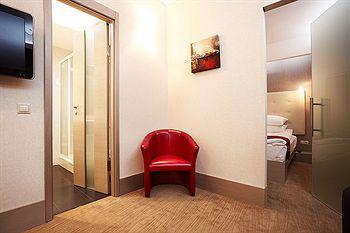 City Park Hotel Kiev 20-A, Vorovsky Str.