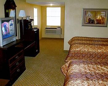 Fifth Season Inn & Suites Amarillo 6801 W Interstate 40