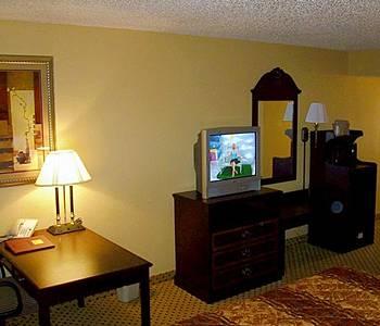 Fifth Season Inn & Suites Amarillo 6801 W Interstate 40