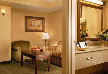 Grand Plaza Hotel Branson 245 No. Wildwood Dr. Branson