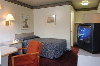 Royal Inn & Suites Charlotte (North Carolina) 3433 Axar Street