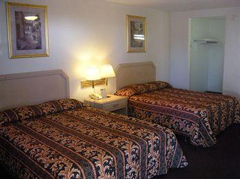 Travel Inn Delano 405 Cecil Ave