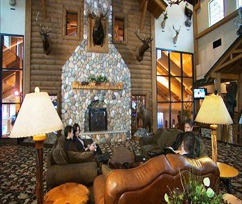 Tundra Lodge Resort & Waterpark Green Bay 865 LOMBARDI AVENUE