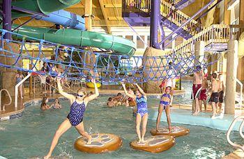 Tundra Lodge Resort & Waterpark Green Bay 865 LOMBARDI AVENUE