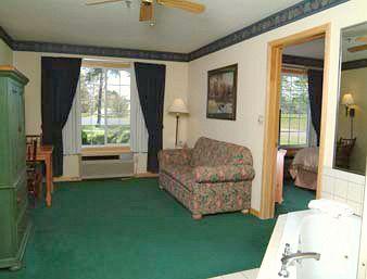 Flat Creek Inn & Suites Hayward (Wisconsin) 10290 Highway 27 South