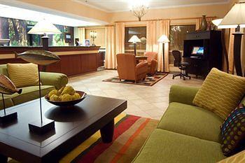 Phoenix Inn Suites Lake Oswego 14905 SW Bangy Road