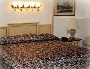 Guest House Inn & Extended Stay Lubbock 3815 21st St.