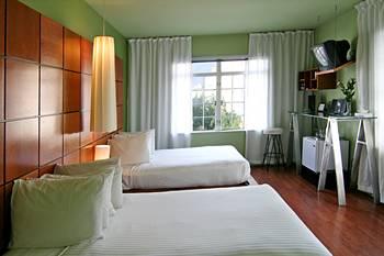 Chesterfield Hotel Miami Beach 855 Collins Avenue