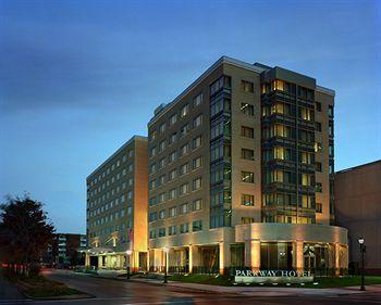 Parkway Hotel Saint Louis 4550 Forest Park Blvd.