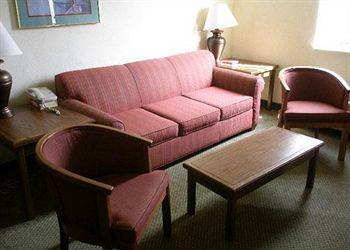 Quality Inn & Suites North Glenstone Springfield 2745 N. Glenstone Ave