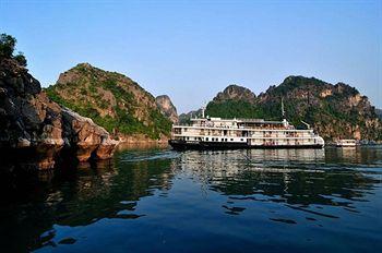 Emeraude Classic Cruises Halong 46 Le Thai To Street