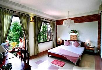 Long Life Hotel Hoi An 30 Ba Trieu Street, Hoi An Ancient Town