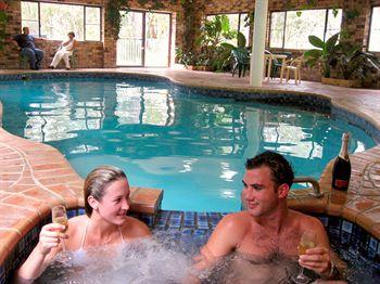 Chalet Swisse Spa Retreat Batemans Bay 676 The Ridge Road