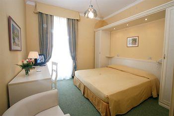 Hotel Paradiso Sanremo Via Roccasterone 12