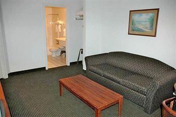 Americas Best Inn & Suites Saint George 245 N. Red Cliffs Drive