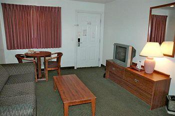 Americas Best Inn & Suites Saint George 245 N. Red Cliffs Drive