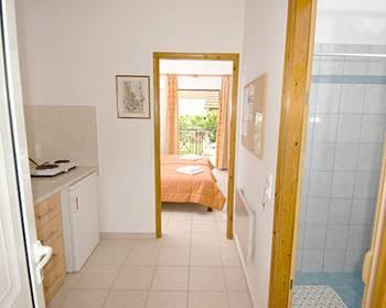 Konstantina Apartments Lefkimmi Kokinia, Kavos