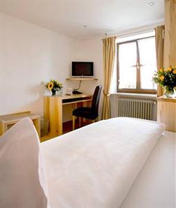 Hotel & Gasthof Wadenspanner Altdorf Kirchgasse 2