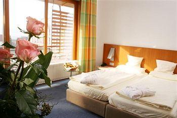 Aqualux Wellness & Tagungshotel Bad Salzschlirf Ahornstrasse 7