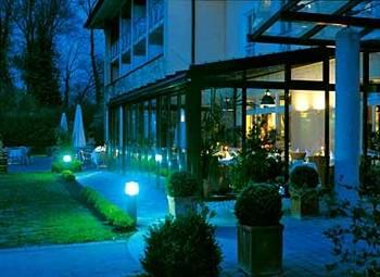 Steigenberger Hotel Deidesheim Am Paradiesgarten 1