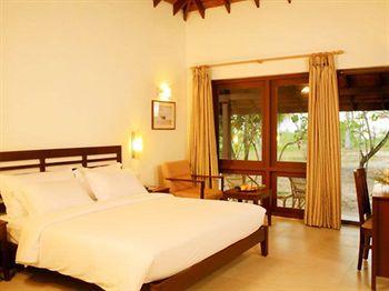 Abad Turtle Beach Resort Alleppey Varankavala, Pollathai P.O, Mararikulam