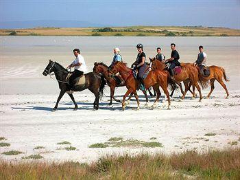 Horse Country Resort Congress and Spa Strada A Mare 24-27