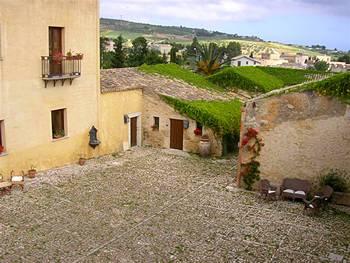 Agriturismo Baglio Fontana Buseto Palizzolo Via Palermo 1 - Contrada Battaglia