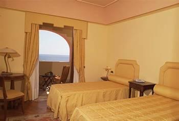 Hotel Tritone Lipari Via Mendolita