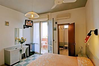 Happy Hotel Pietrasanta Lungomare Roma 291