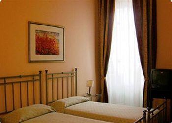 Posta Hotel Siracusa Via Trieste 33