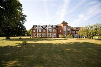 Grovefield House Hotel Slough Taplow Common Road