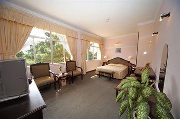 Golf 1 Hotel Da Lat 11 Dinh Tien Hoang Street