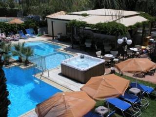 Sunny Suites Platanias Manos Paraskakis Maleme