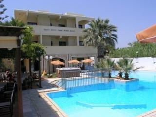 Sunny Suites Platanias Manos Paraskakis Maleme