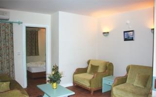 Esra Apart Hotel Altinkum 2 Koy Karsisi