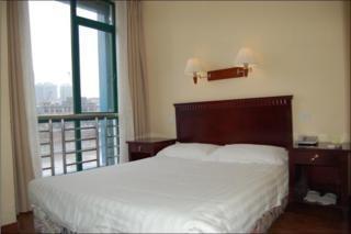 Lakeside Holiday Inn Shanghai No 445 South Suzhou Road