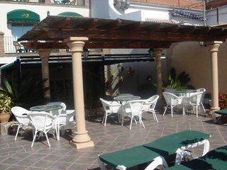 Hotel Nerja Princ C/ Los Huertos, 46 Bis