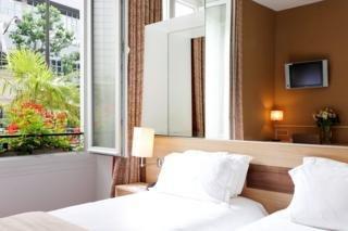 Hotel Le Pavillon Bastille Paris 65 Rue De Lyon