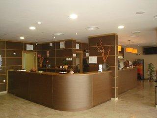 Hotel Plaza Alaquas Hermanas Mirabal 1