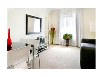 Pennant Hills Waldorf Apartment Hotel Sydney Corner Pennant Hills & City View Roads, Pennant Hills