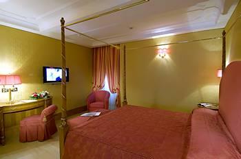 Homs Hotel Rome Via della Vite 71