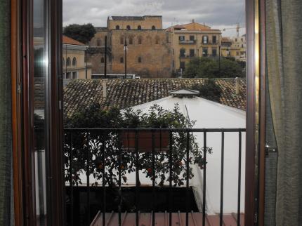 Casa degli Artisti Bed and Breakfast Palermo Via Lincoln 101