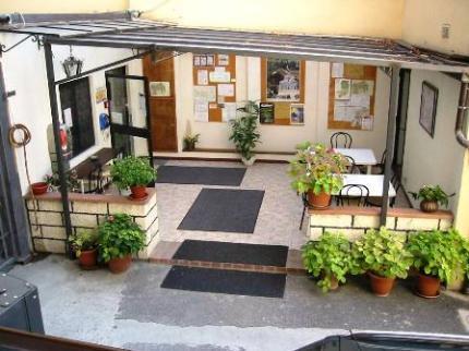 Youth Hostel Firenze 2000 V.le R.Sanzio 16