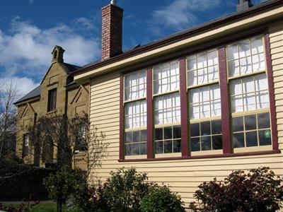 The Old School House Cottages Hamilton Lyell Highway