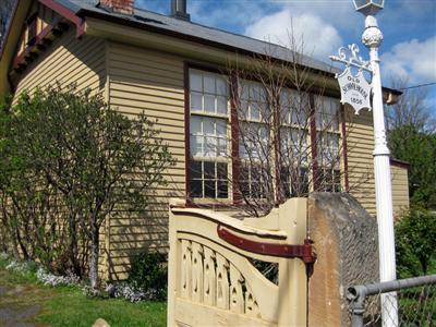 The Old School House Cottages Hamilton Lyell Highway