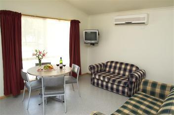 Big4 Crossroads Holiday Park Accommodation Mildura 860 Fifteenth Street (cnr Deakin Ave)